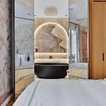 Av Experiences - Appartement Montaigne Luxury